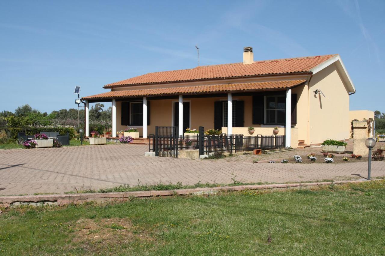 Villa Cabirol Fertilia Exteriör bild