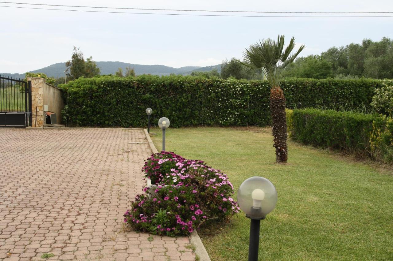 Villa Cabirol Fertilia Exteriör bild